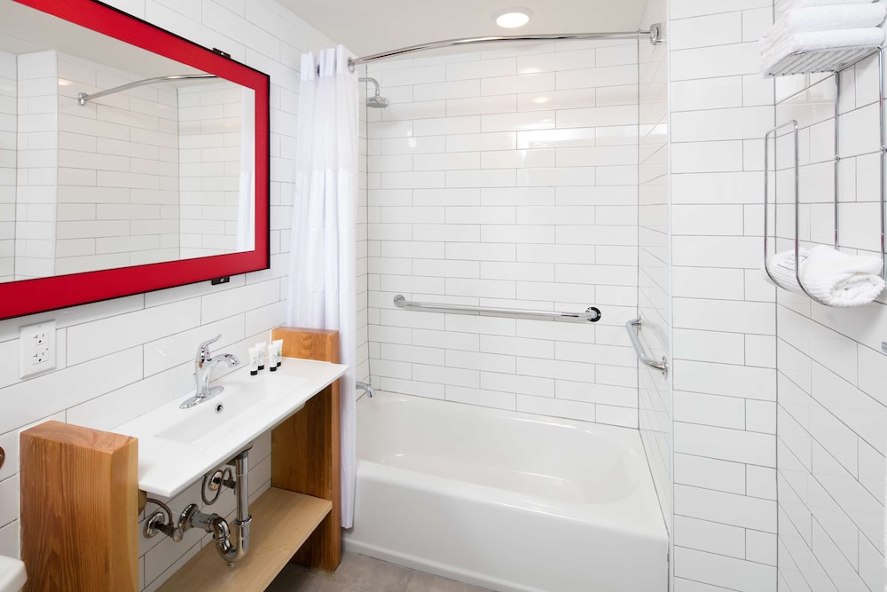 hotel 1080 brooklyn