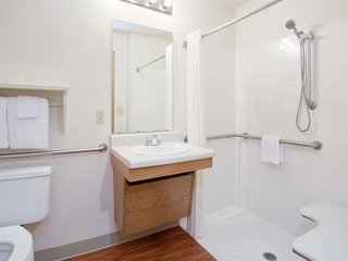 extended stay america select suites orlando airport