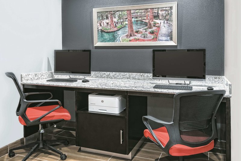 la quinta by wyndham san antonio by frost bank center