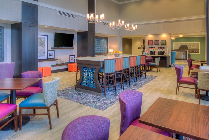 hampton inn and suites wixom