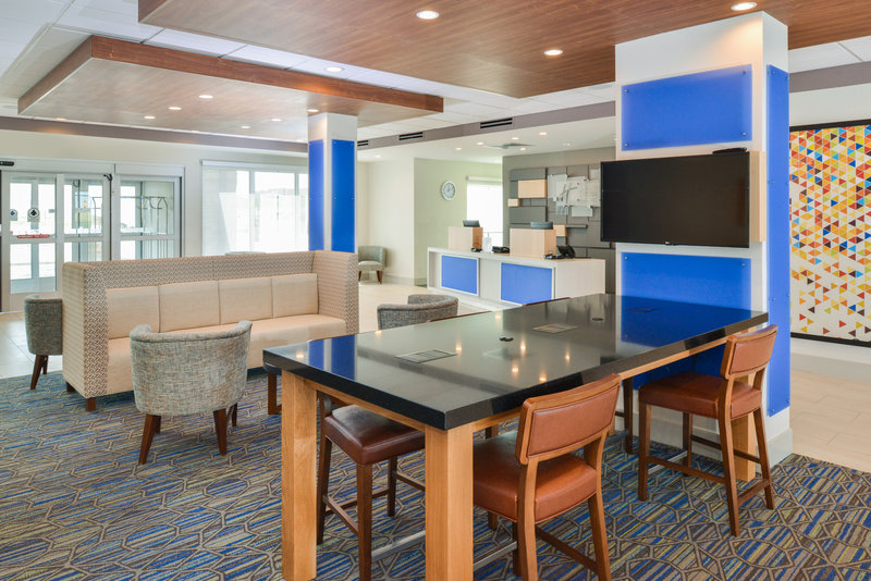 holiday inn express and suites chadron by ihg