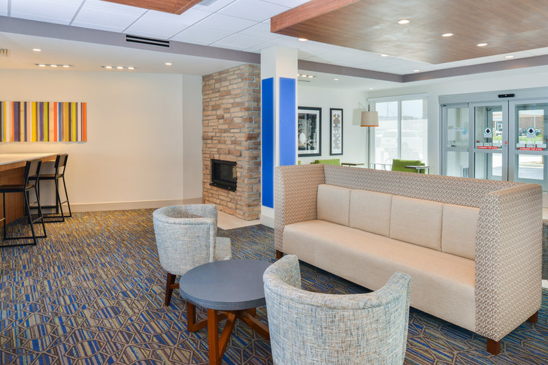 holiday inn express and suites chadron by ihg