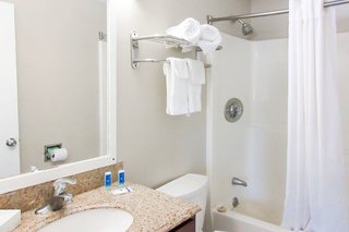 rodeway inn swansea somerset