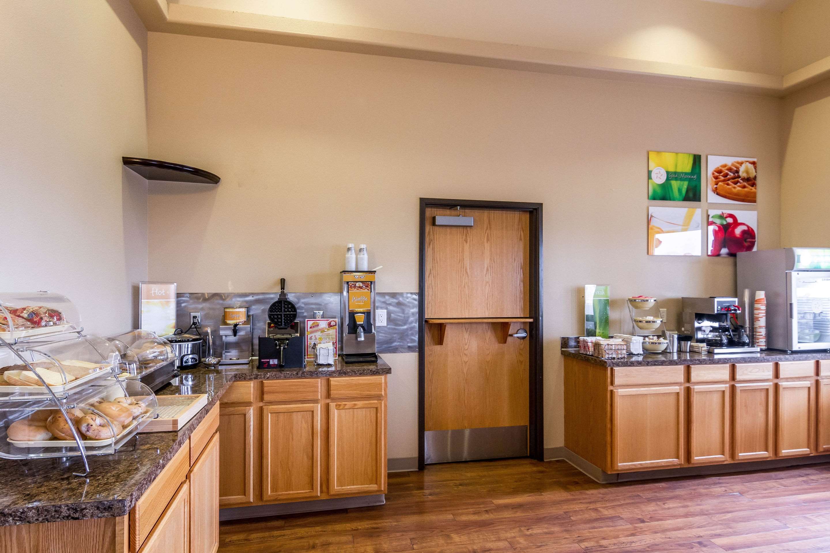 quality inn selah north park