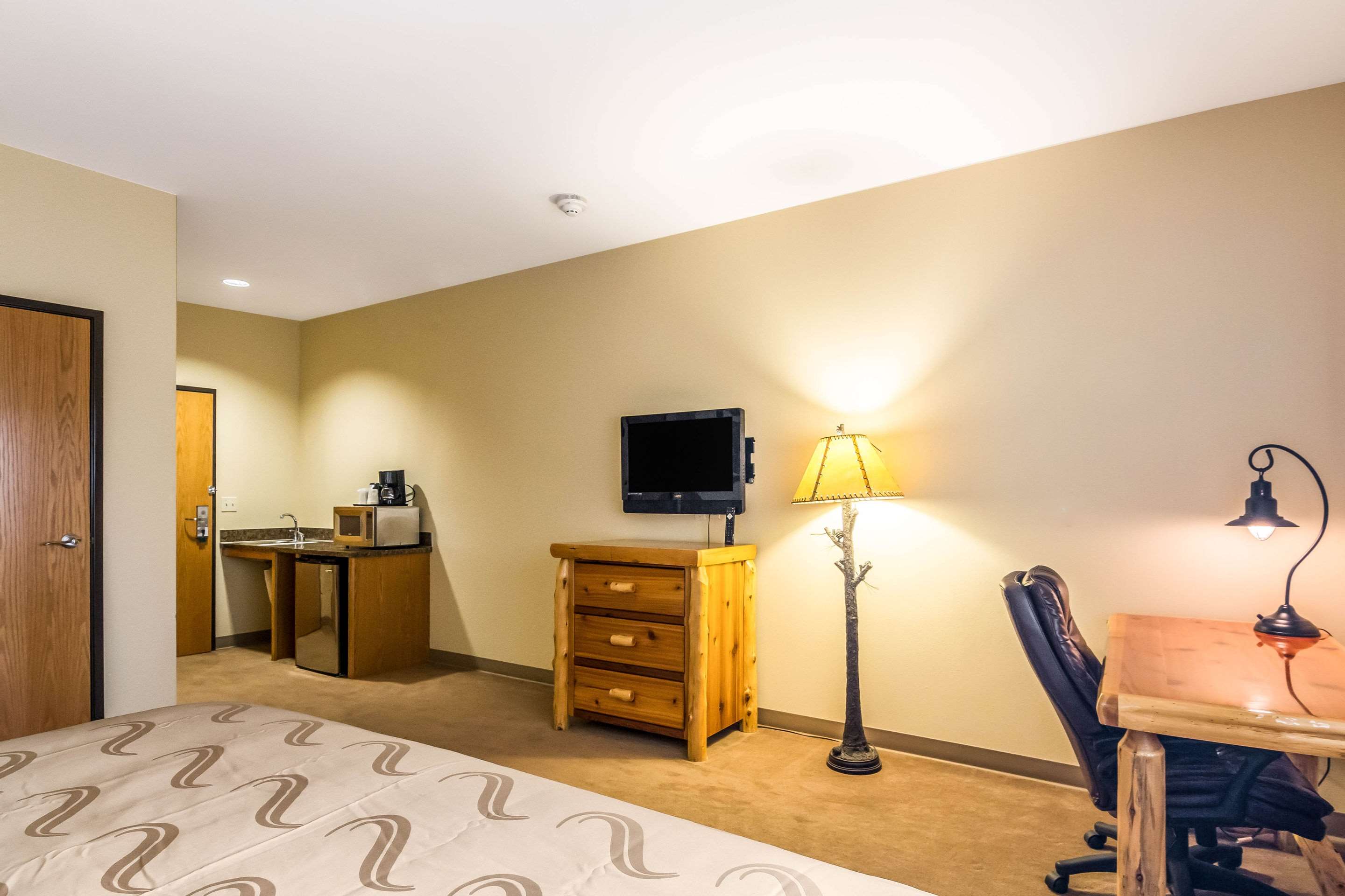 quality inn selah north park