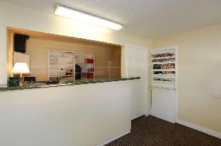 Custom Stay,Litchfield>>Hutchinson,2 star