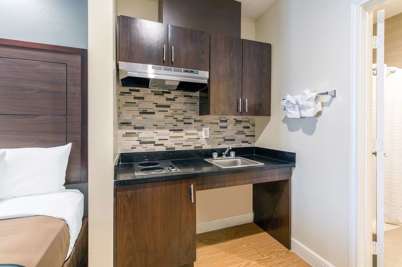 econo lodge inn and suites houston willowbrook