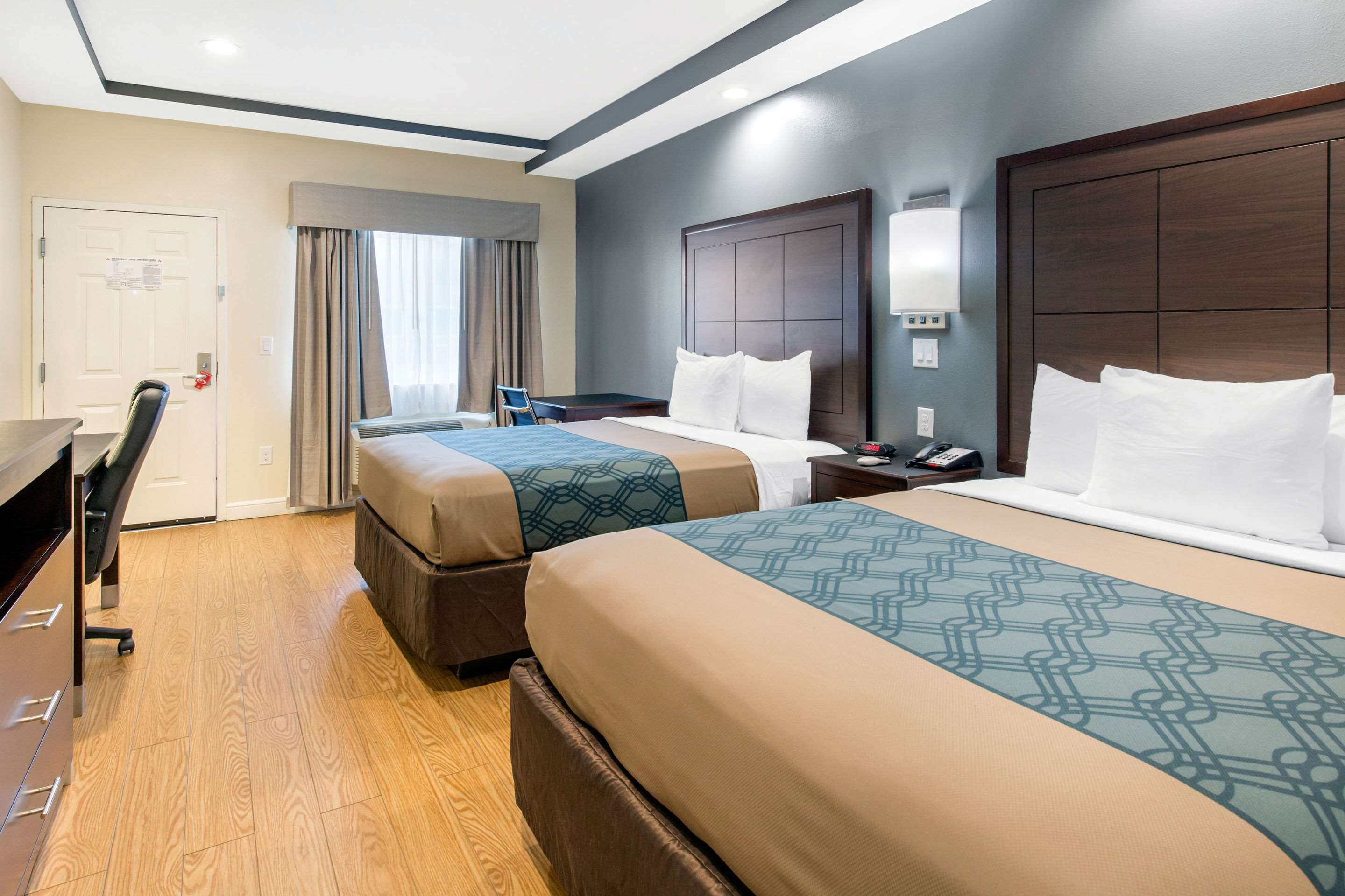 econo lodge inn and suites houston willowbrook