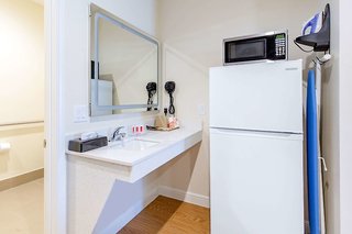 econo lodge inn and suites houston willowbrook