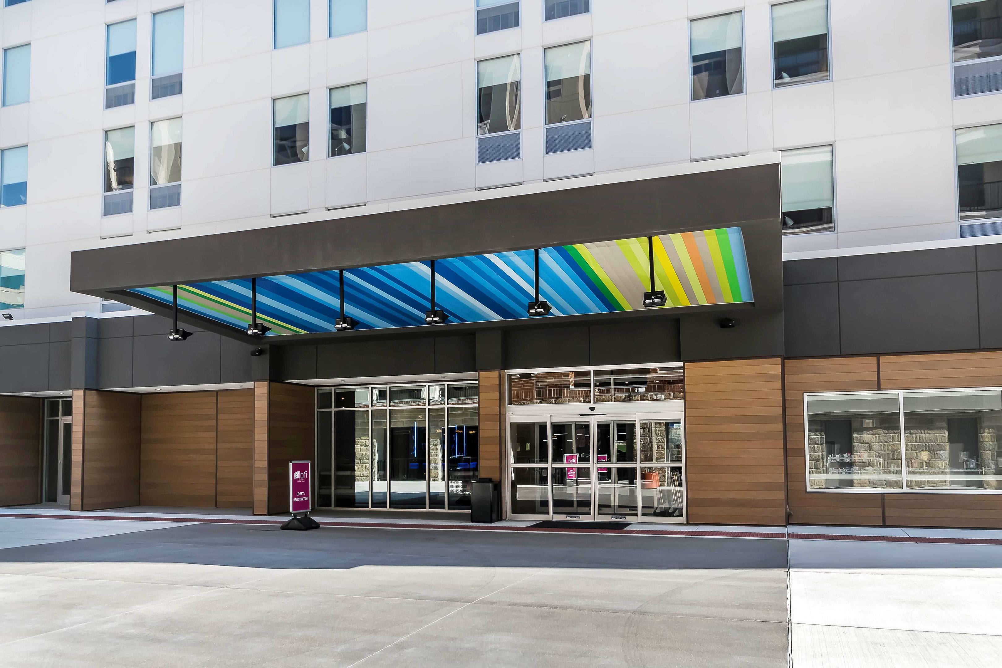 aloft newport on the levee