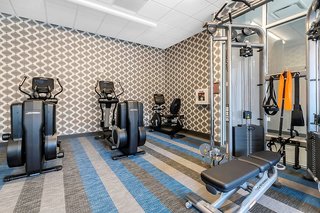 aloft newport on the levee