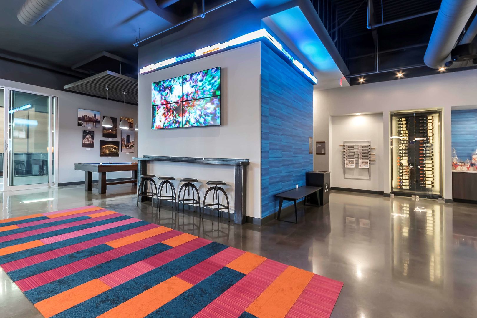 aloft newport on the levee