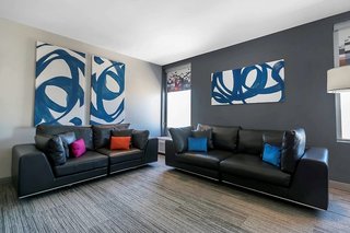 aloft newport on the levee