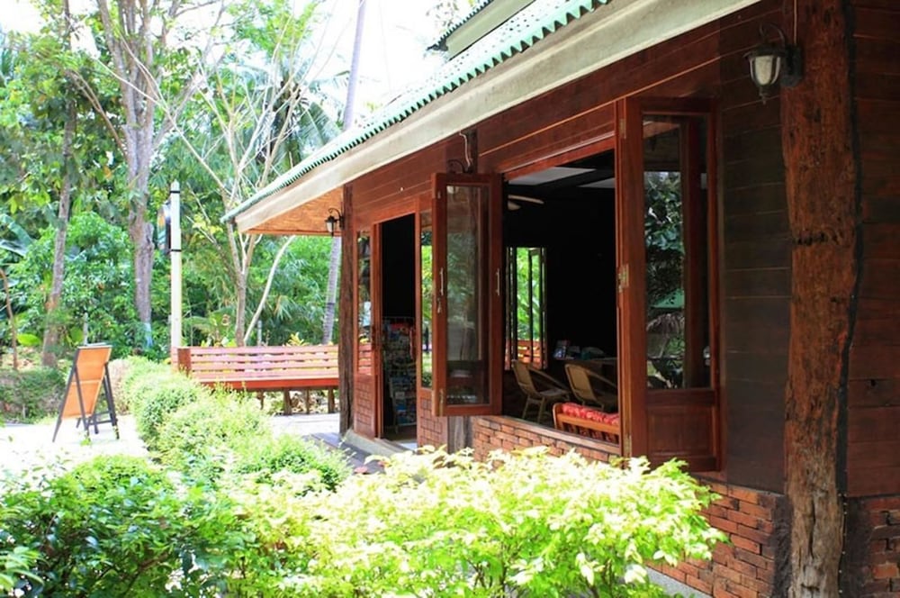 vipa tropical resort