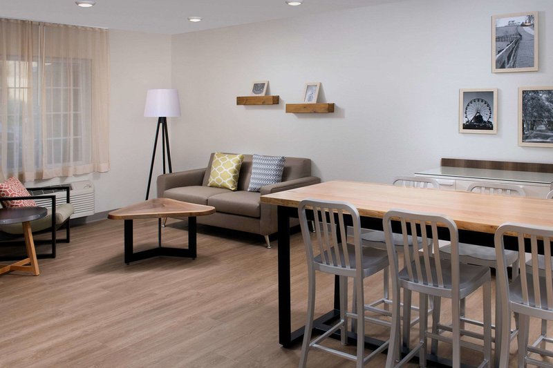 extended stay america select suites louisville airport