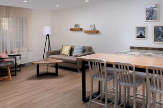 extended stay america select suites louisville airport