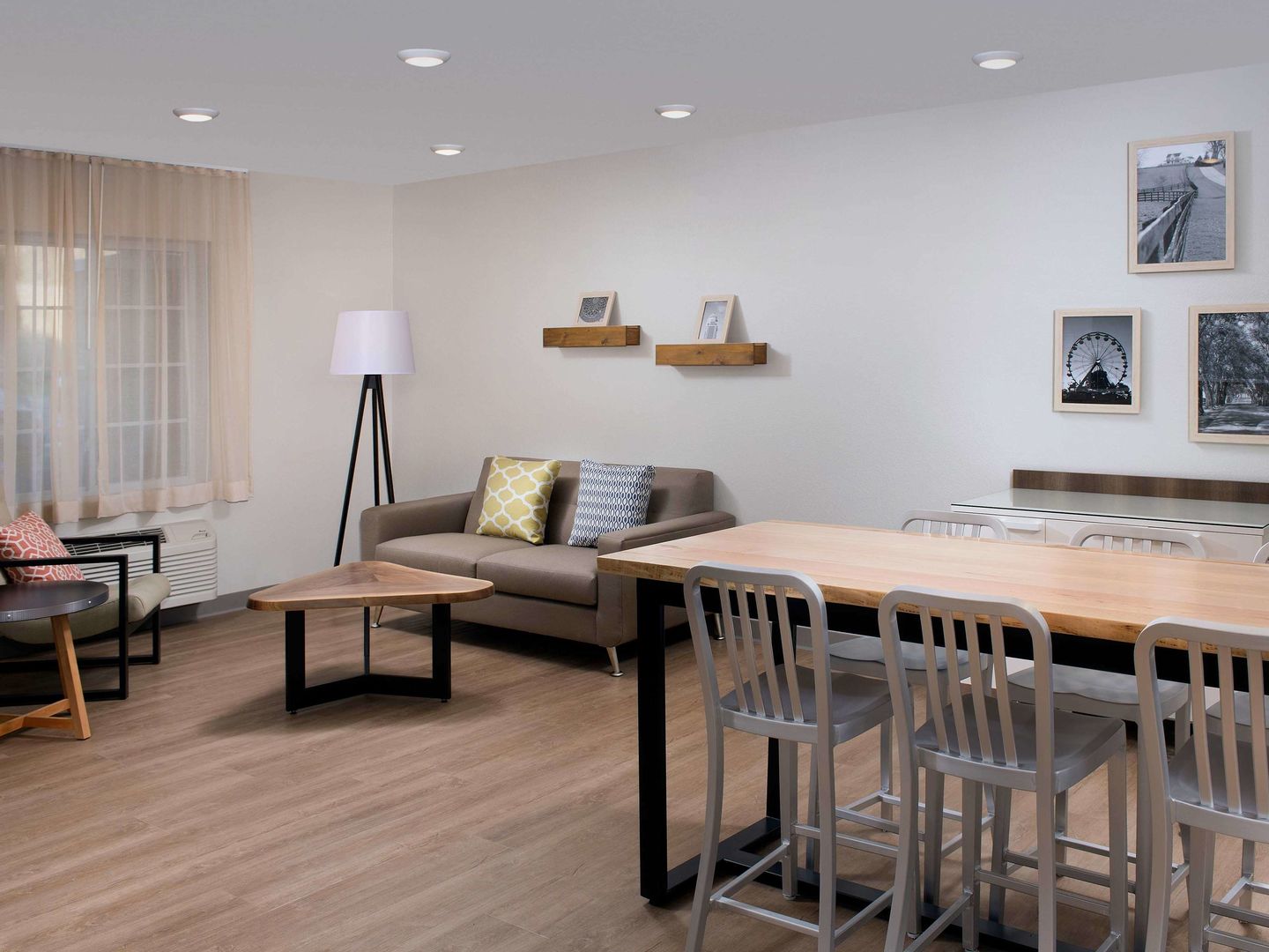 extended stay america select suites louisville airport