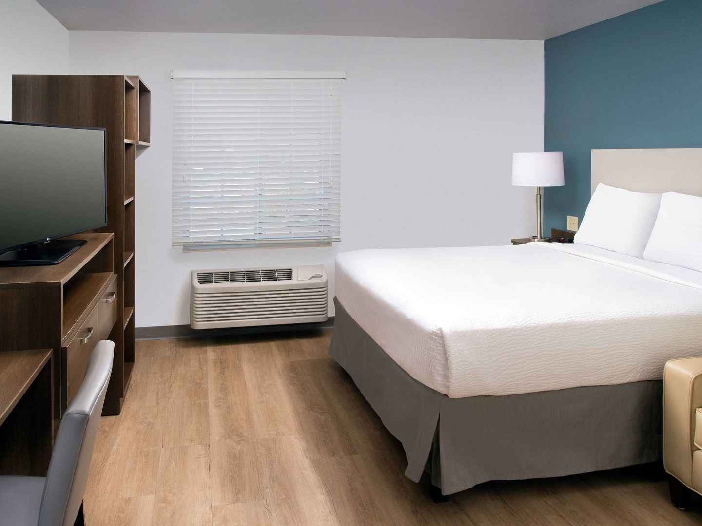 extended stay america select suites louisville airport