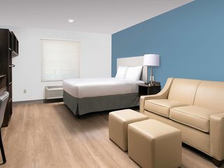 extended stay america select suites louisville airport