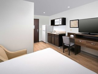 extended stay america select suites louisville airport