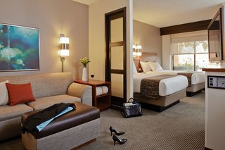 Hyatt Place Marlborough/Apex Center,Leominster>>Boston,3 star