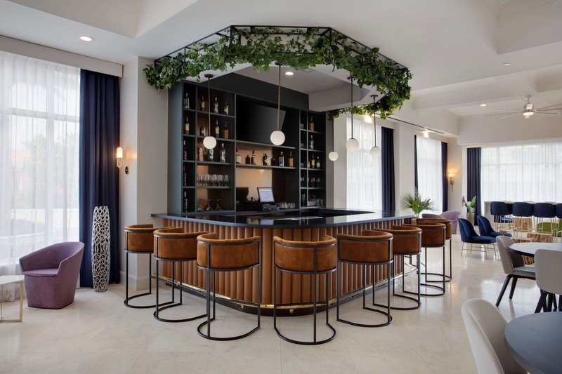 hotel dello ft lauderdale airport tapestry collection by hilton