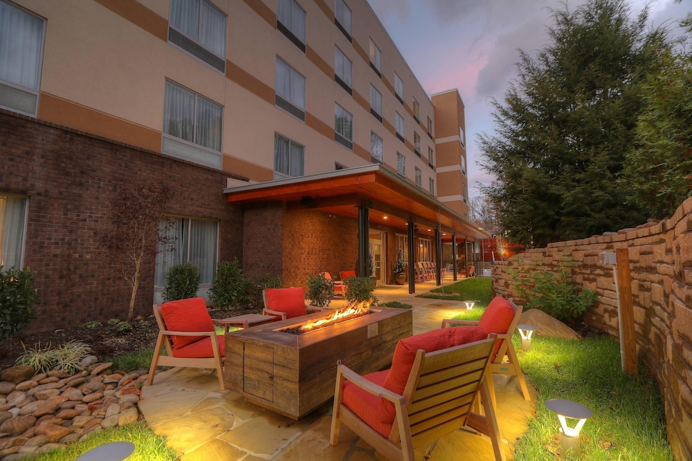 fairfield inn and suites by marriott gatlinburg downtown