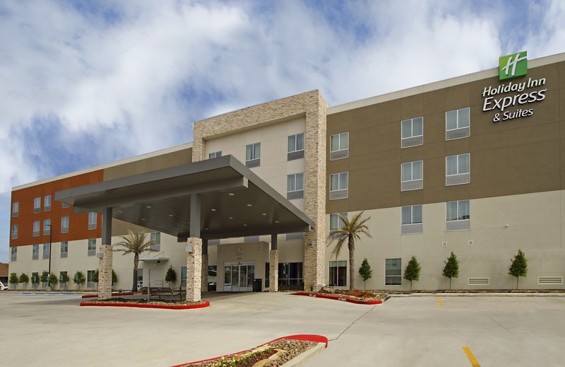 Holiday Inn Express & Suites Lake Charles South