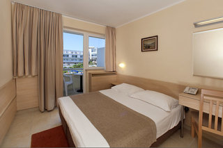 hotel delfin plava laguna