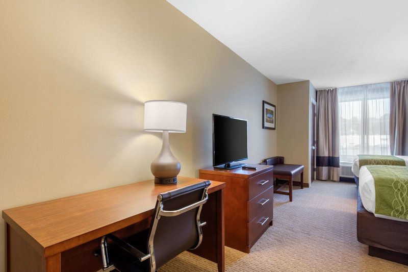 comfort inn and suites at crossplex village