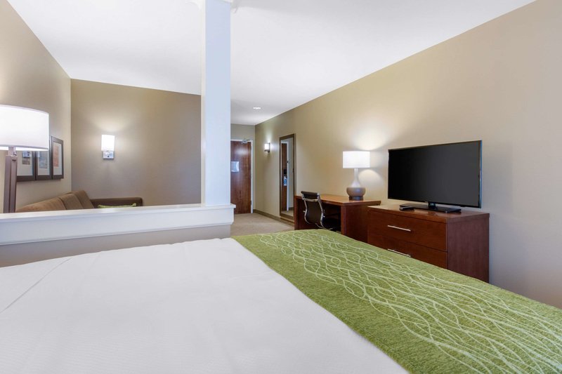 comfort inn and suites at crossplex village