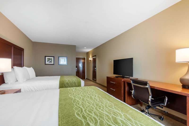 comfort inn and suites at crossplex village