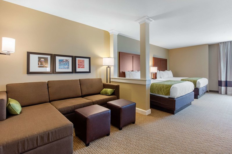 comfort inn and suites at crossplex village