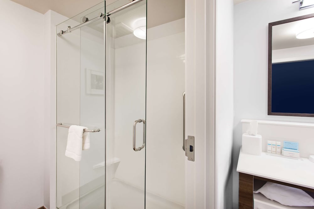 hampton inn and suites leavenworth