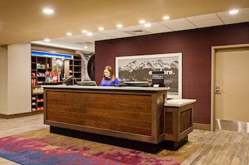 hampton inn and suites leavenworth