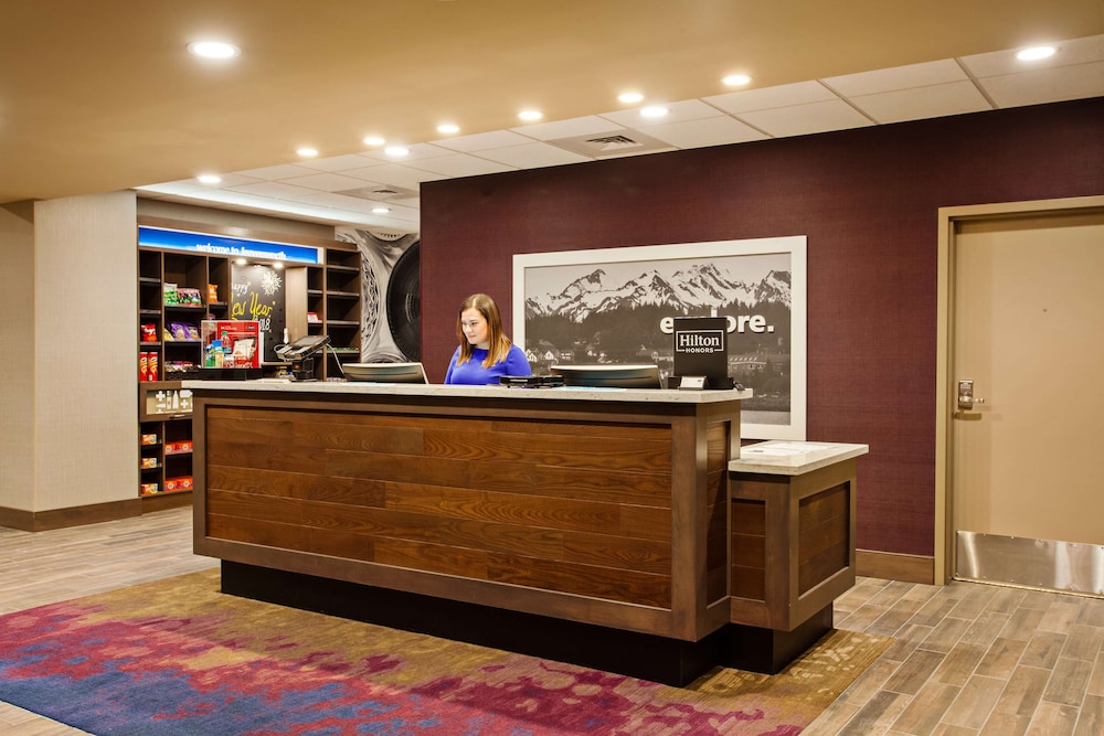 hampton inn and suites leavenworth