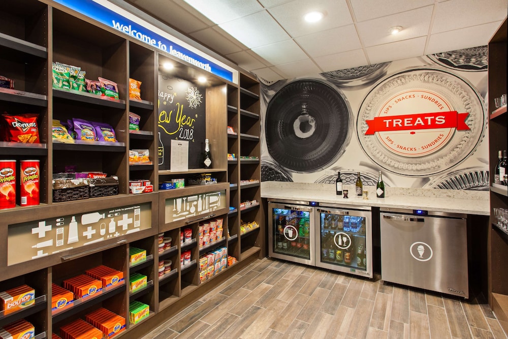 hampton inn and suites leavenworth