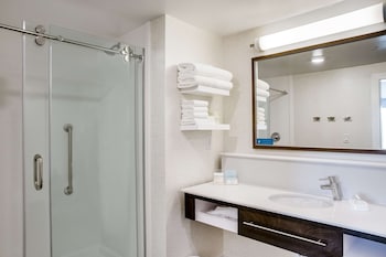 hampton inn and suites fort worth downtown