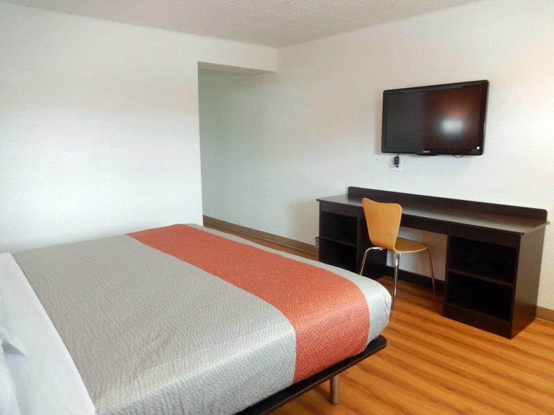 motel 6 sullivan mo