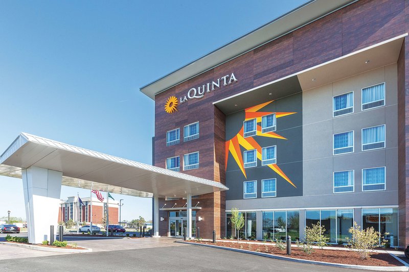 La Quinta Inn & Suites By Wyndham Terre Haute