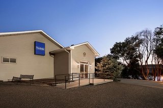 Travelodge By Wyndham Guernsey,Wheatland>>Guernsey,2 star