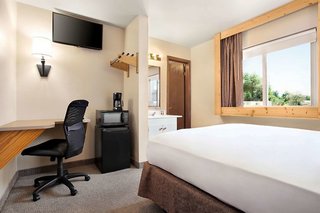 Travelodge By Wyndham Guernsey,Wheatland>>Guernsey,2 star