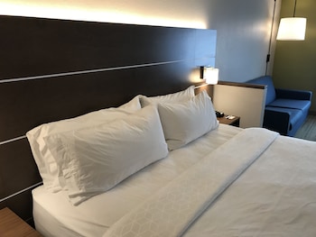 Holiday Inn Express And Suites Hannibal-Medical Center By Ihg,Marion>>Hannibal,3 star