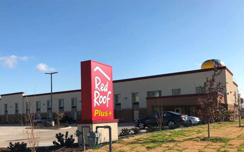 Red Roof Inn Plus+ Fort Worth - Burleson