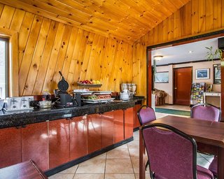 Rodeway Inn & Suites Brunswick Near Hwy 1,Boothbay Harbor>>Bath,2 star