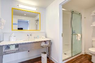 Hampton Inn & Suites Boston/Waltham,Lexington>>Boston,3 star