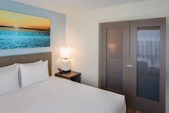 hyatt house across from universal orlando resort