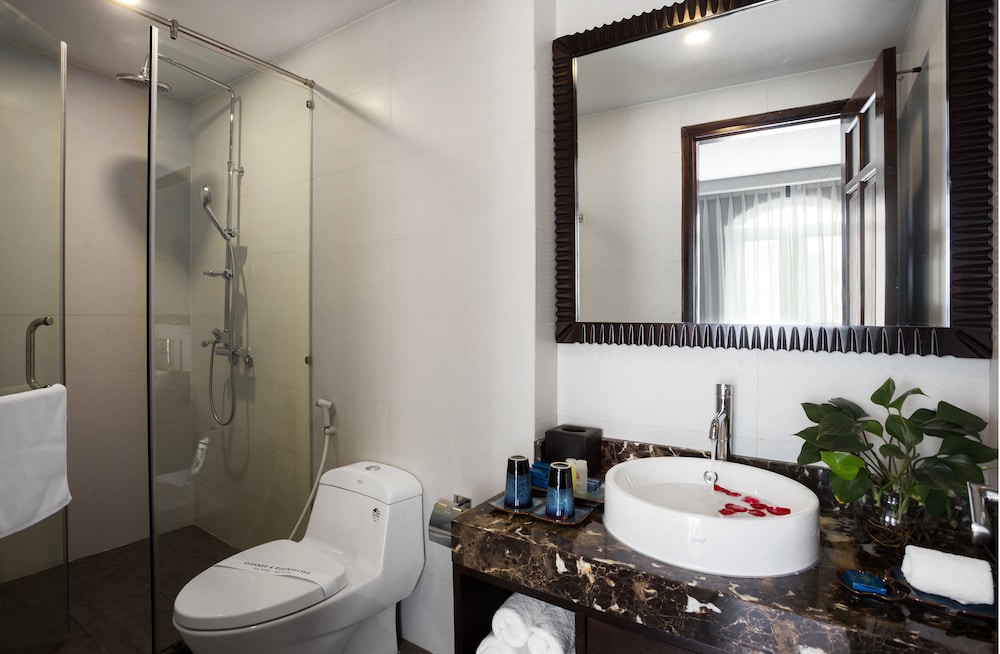 ogallery premier hotel and spa