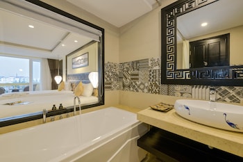 le pavillon hoi an luxury resort and spa