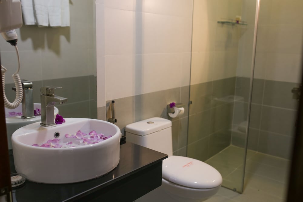 new space hotel airport